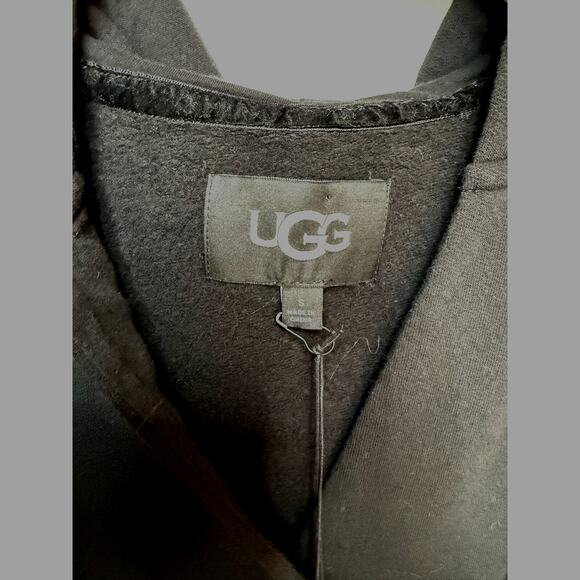 NWT UGG Adryann Hoodie Sweater – Black – Size S (Oversized Fit) – Retail $138 - Picture 5 of 8